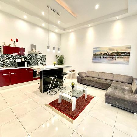 Amazing Swedish 3 Rooms Apartment In The City Center Budapest Eksteriør billede