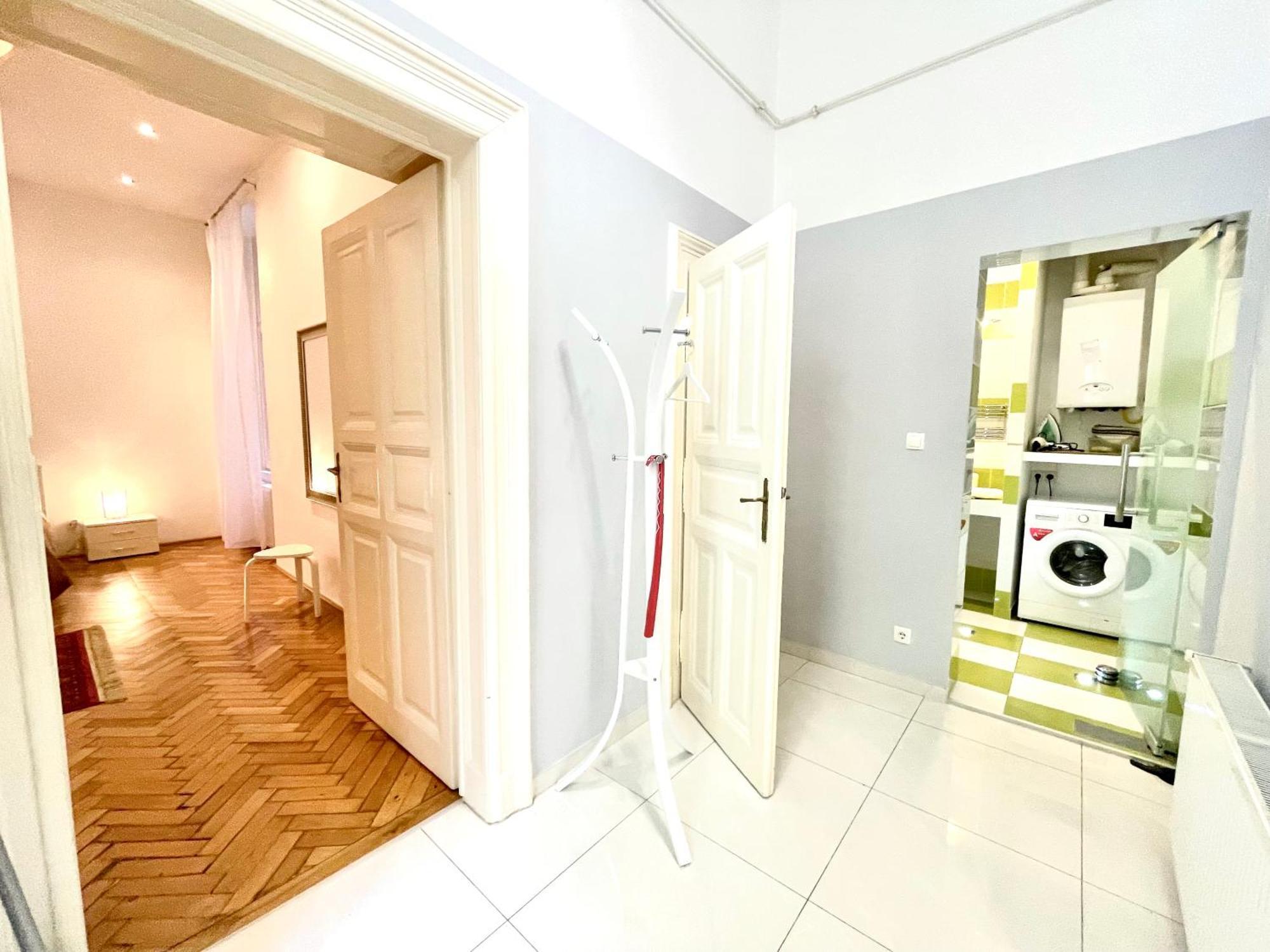 Amazing Swedish 3 Rooms Apartment In The City Center Budapest Eksteriør billede