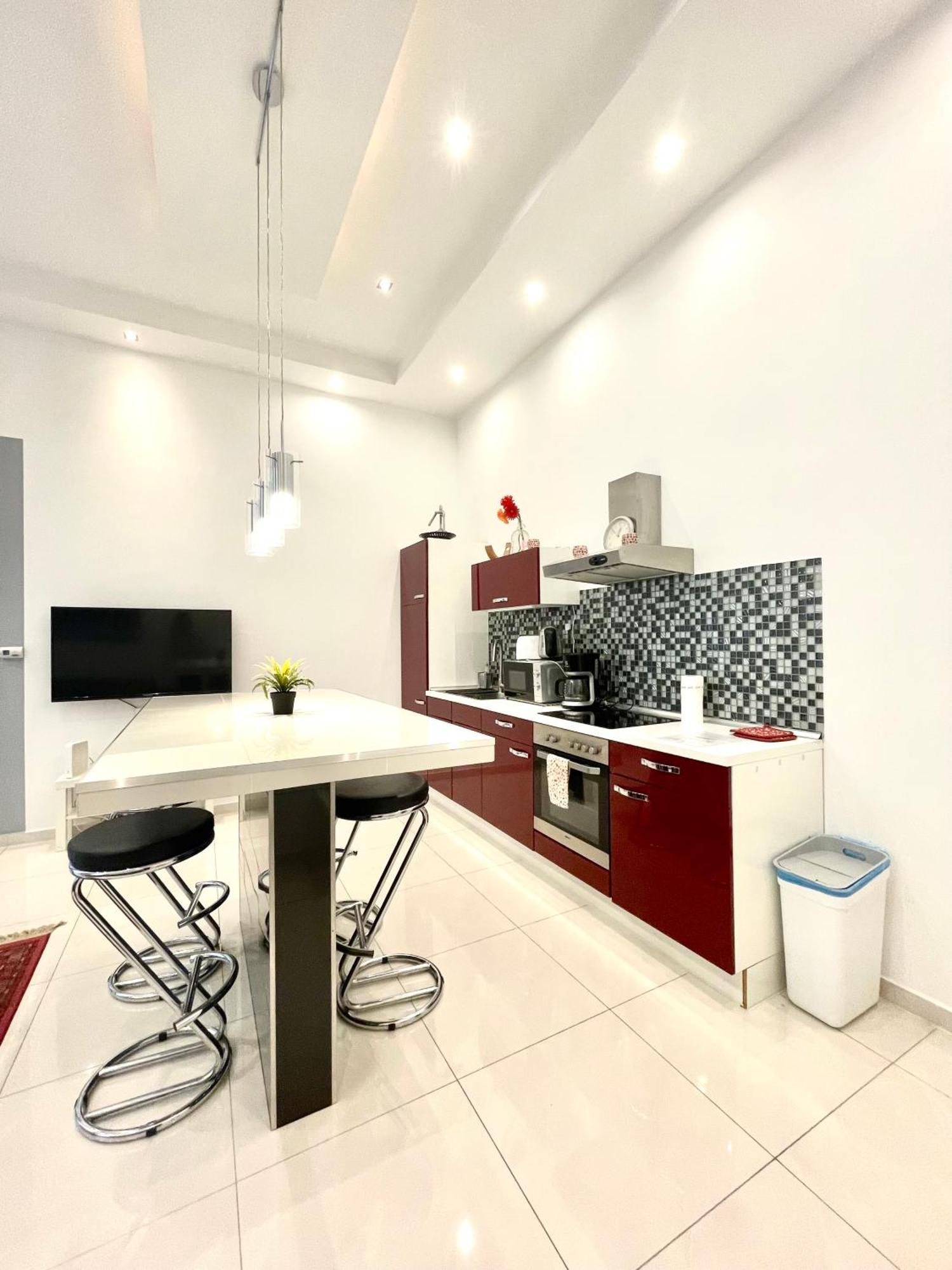 Amazing Swedish 3 Rooms Apartment In The City Center Budapest Eksteriør billede