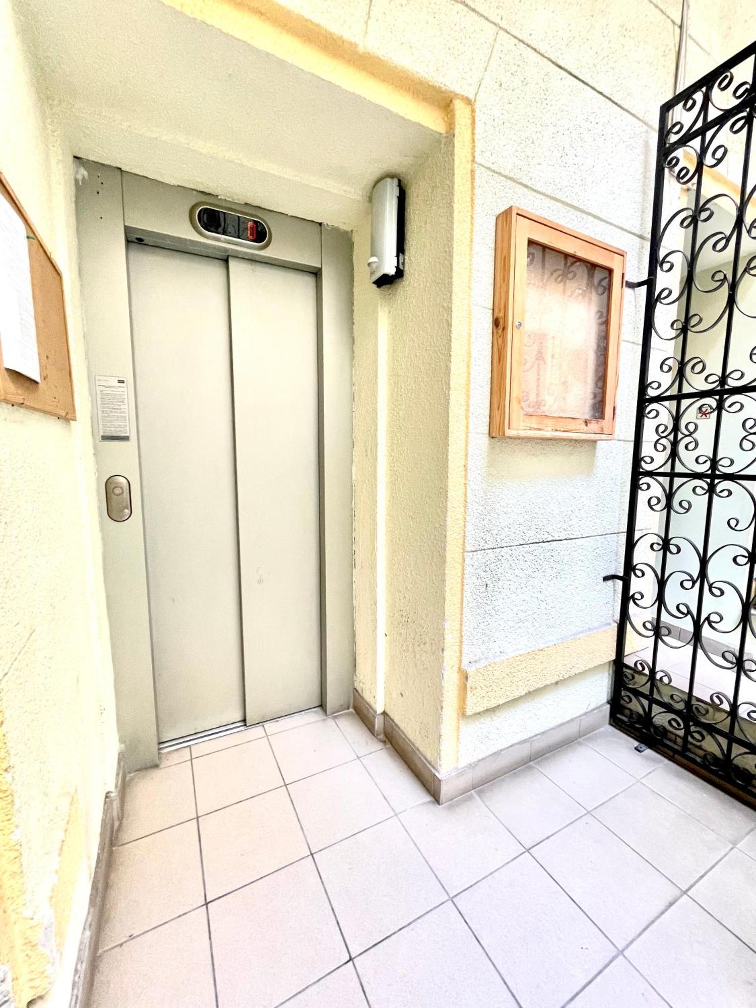 Amazing Swedish 3 Rooms Apartment In The City Center Budapest Eksteriør billede