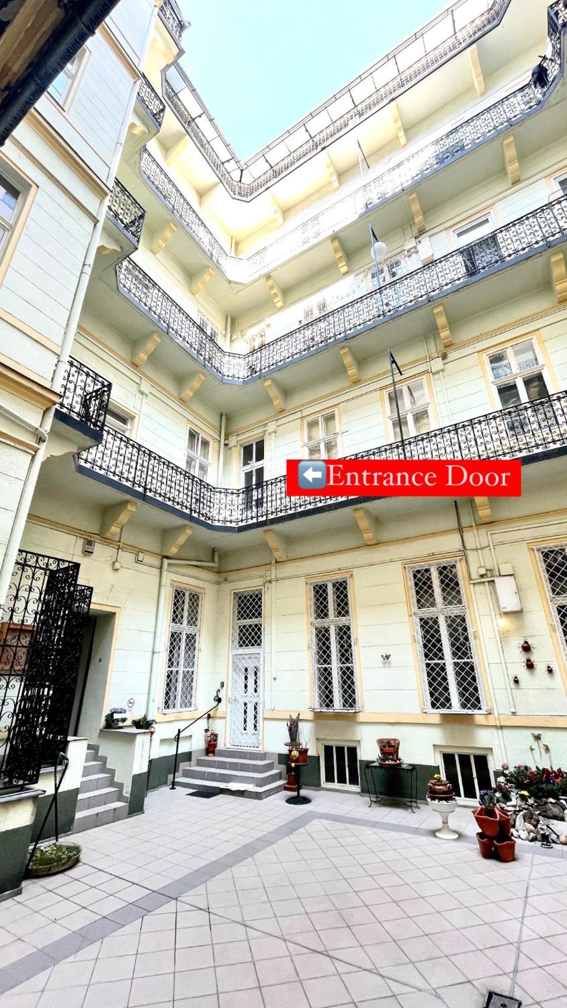Amazing Swedish 3 Rooms Apartment In The City Center Budapest Eksteriør billede
